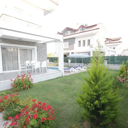 Villa Phoenix - 2 *